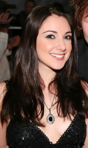 Australian Idol's Natalie Gauci, off to the Opera House for the final.